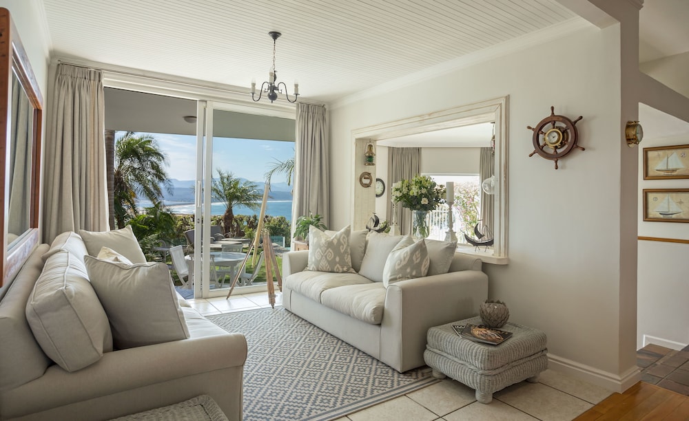 Ocean Watch Guest House 20/37