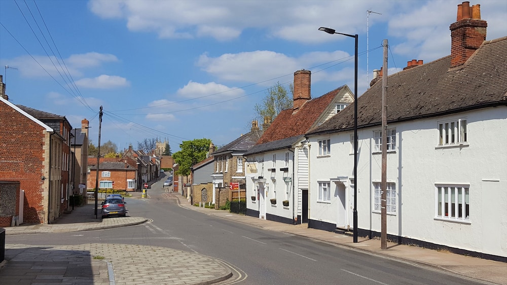 The Abbey Hotel 40/50