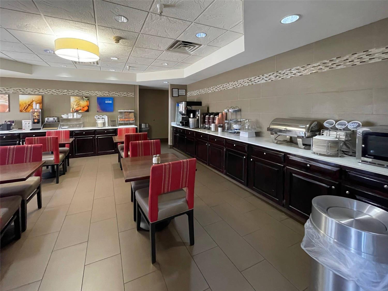 restaurant cafeteria