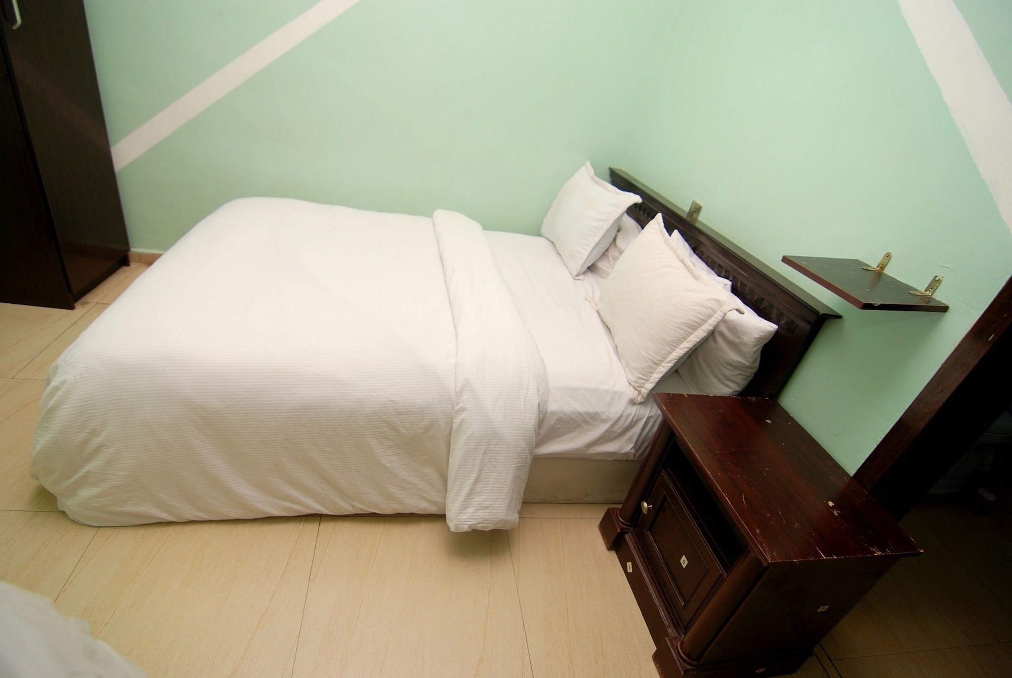 DELUXE, DOUBLE BED