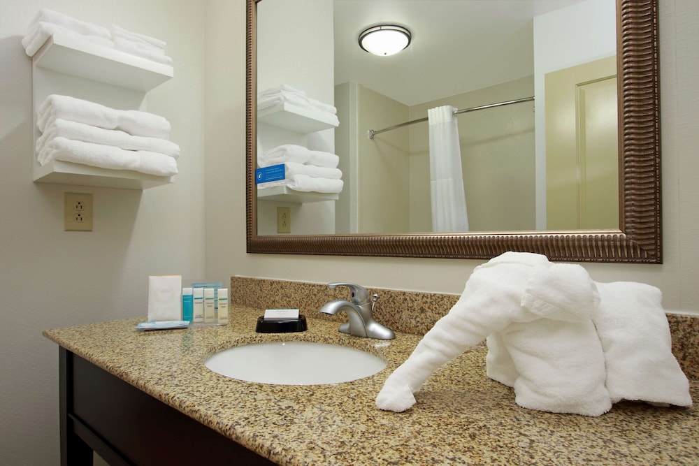 Hampton Inn Winfield 14/48