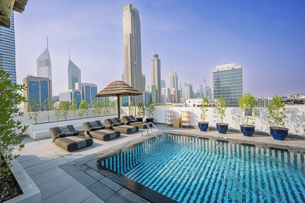 Shada Hotel Dubai 72/73