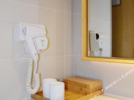 Ji Hotel (Shanghai Wildlife Park) 26/27