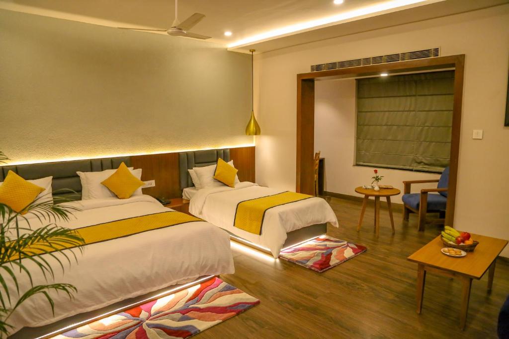 Four Leaf Hotel Sapphire Blue, Varanasi 4/9