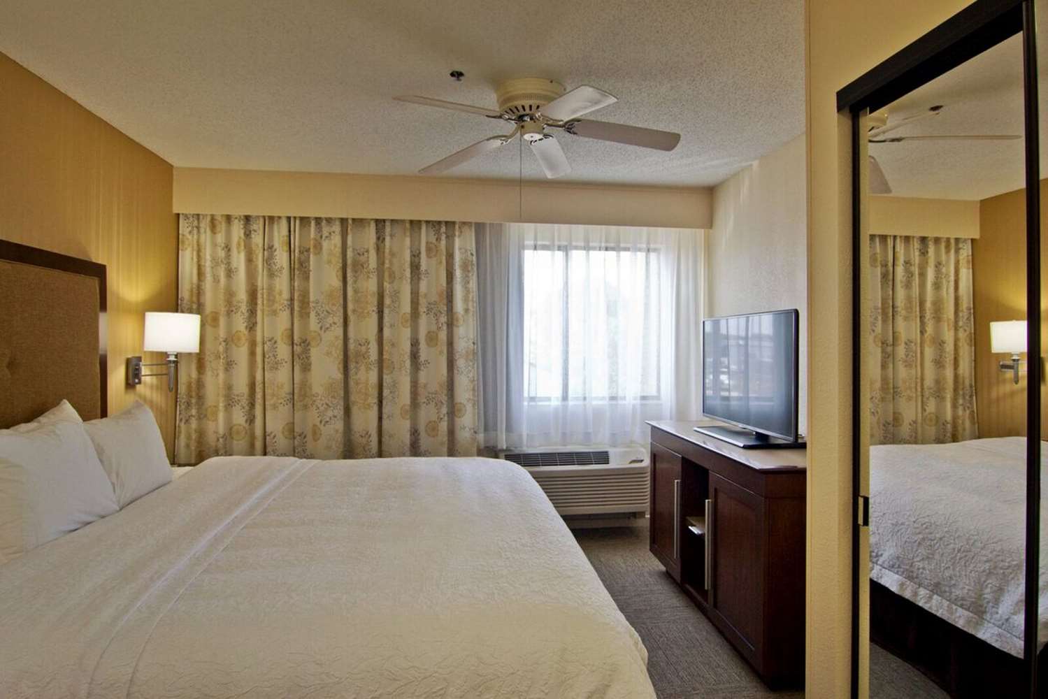 Hampton Inn & Suites Chillicothe 8/49