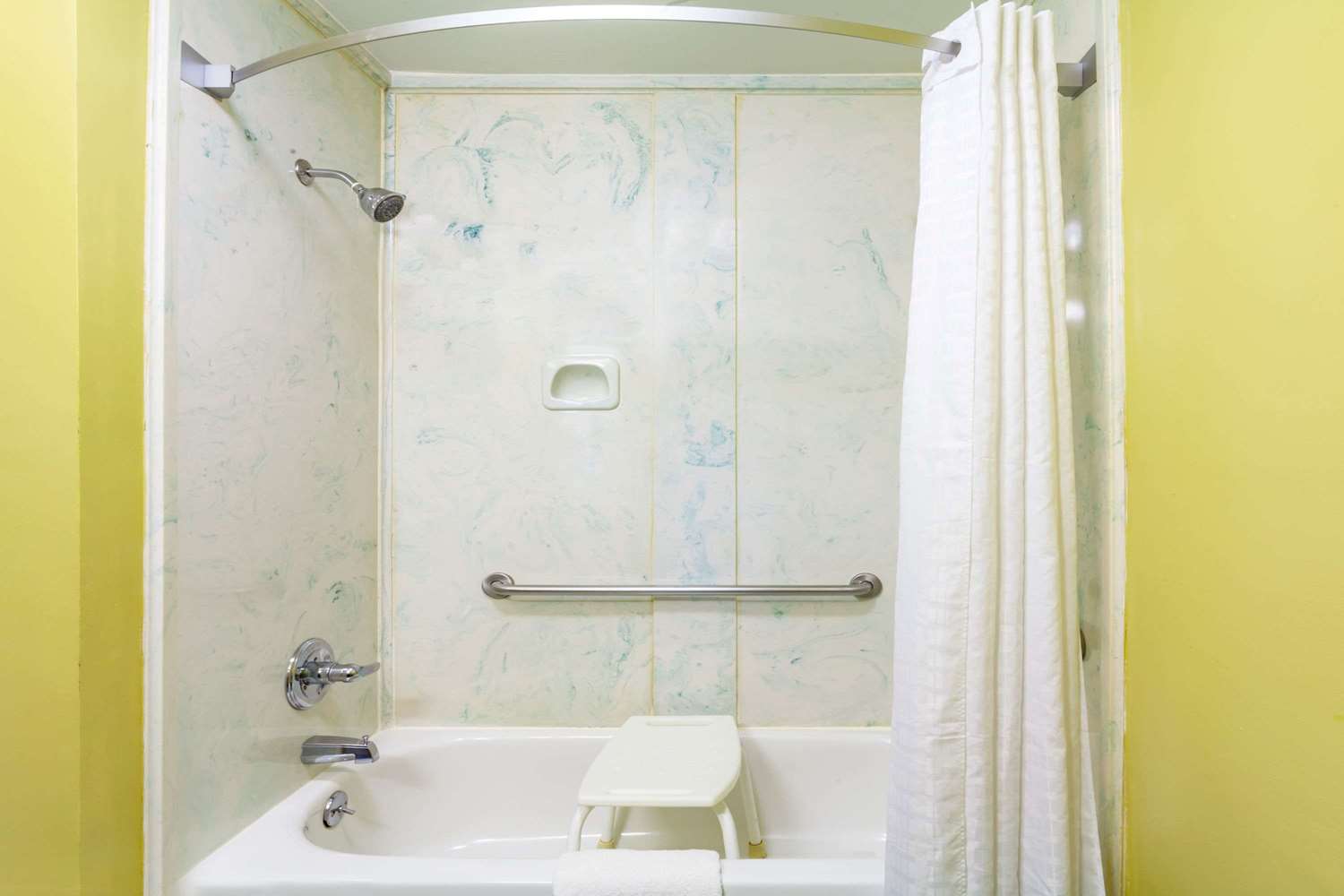 Super 8 by Wyndham Morristown/South 15/16