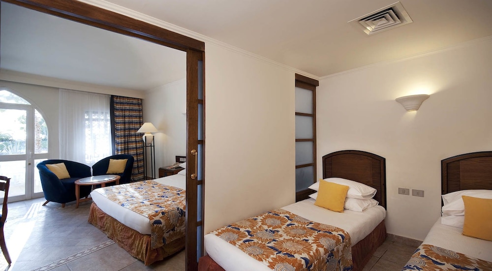 Reef Oasis Beach Resort 39/82