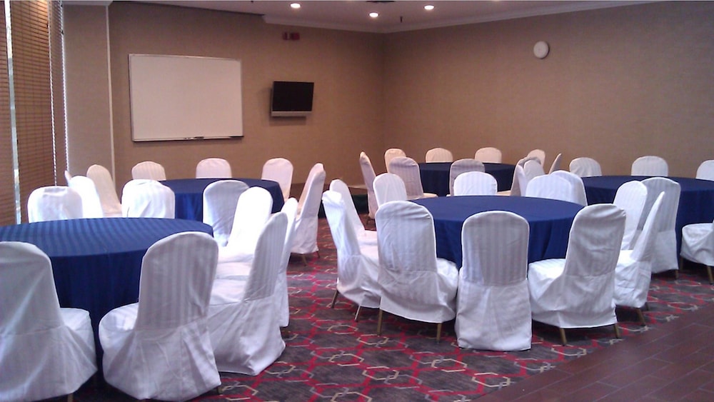 Adria Hotel And Conference Center 48/57