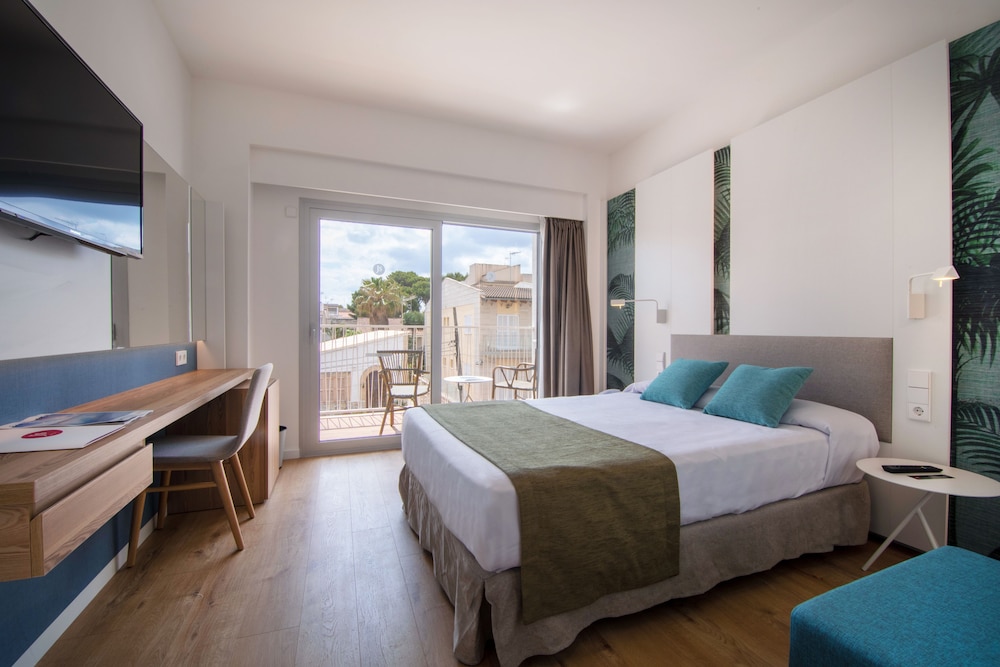 ROOM, DOUBLE BED, BALCONY