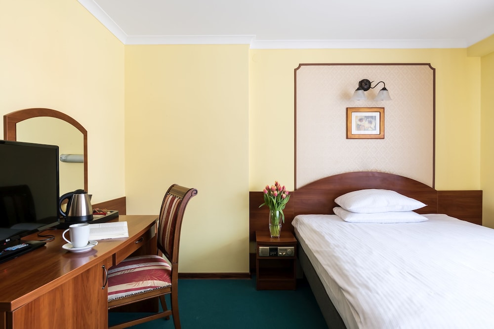 Hotel Wersal 10/27