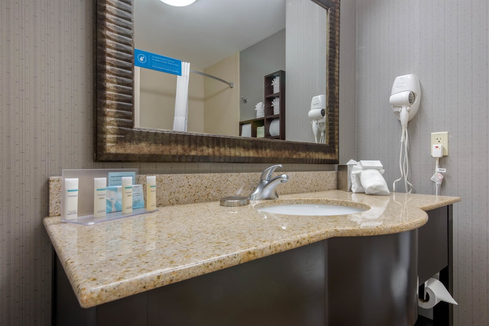 Hampton Inn Meadville 7/45