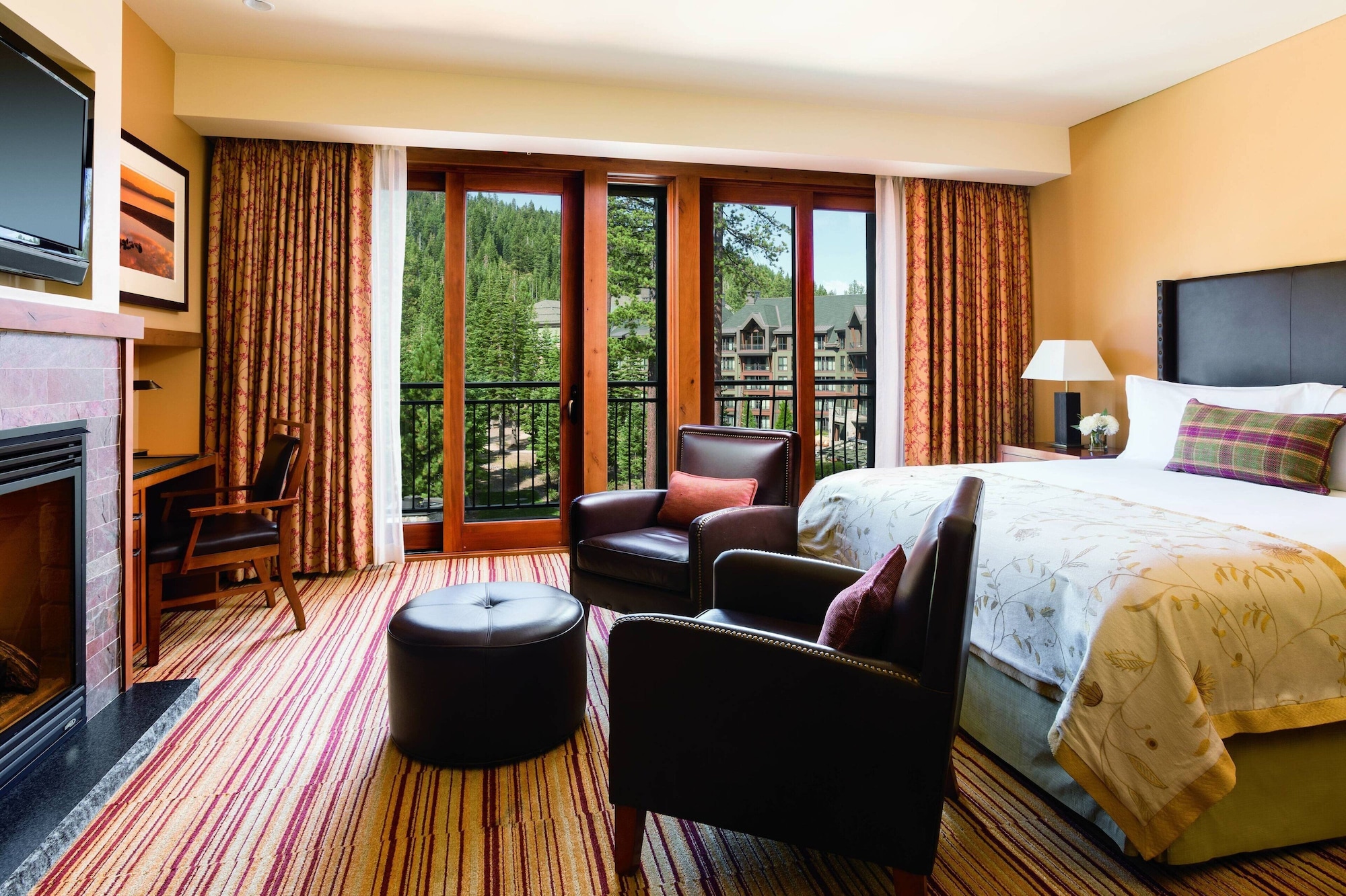 غرفة بسرير كينج، The Ritz Carlton Lake Tahoe 9/15