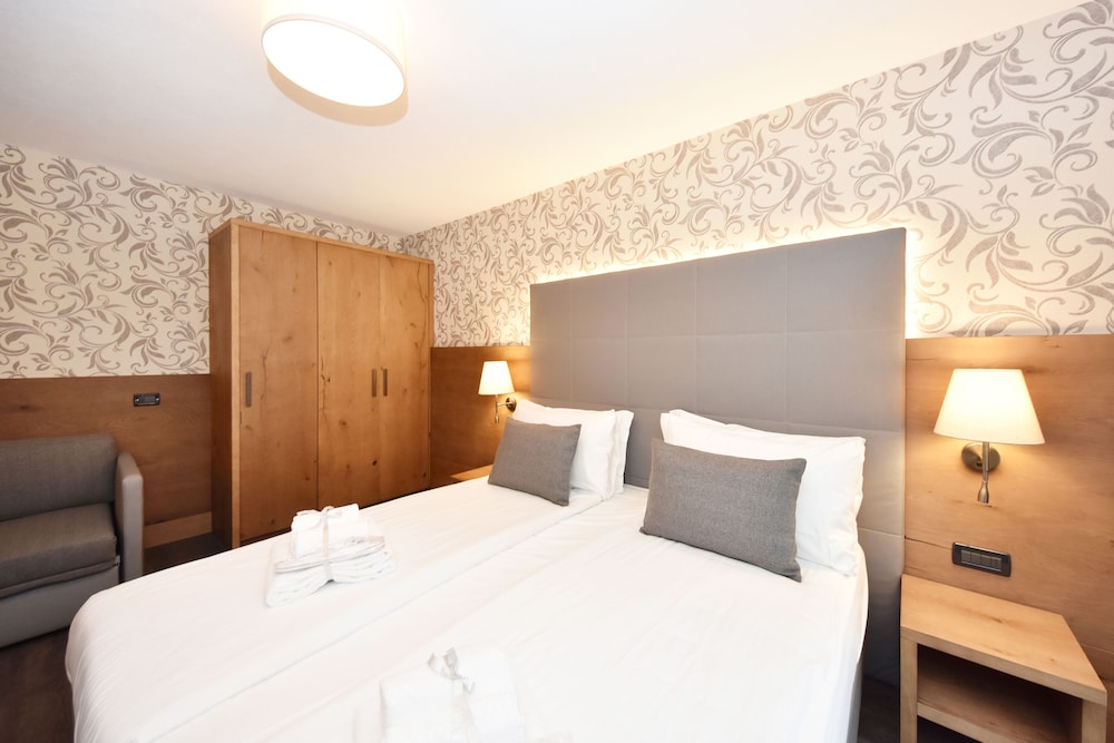 X Alp Hotel 16/64