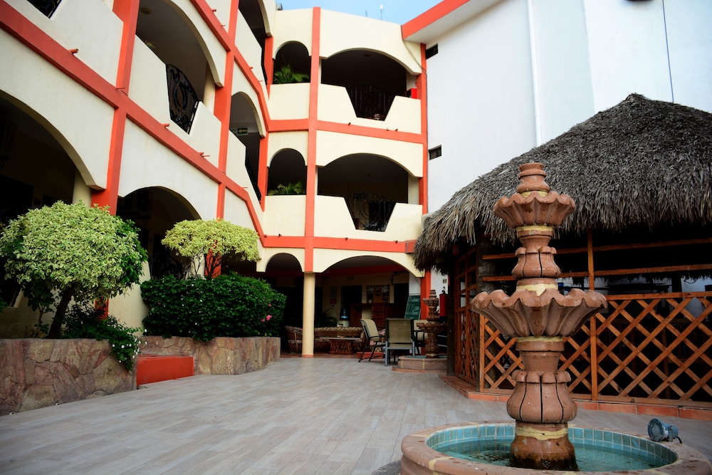 Hotel Las Fuentes 10/64