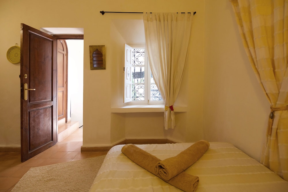 Riad Noor Charana 24/50