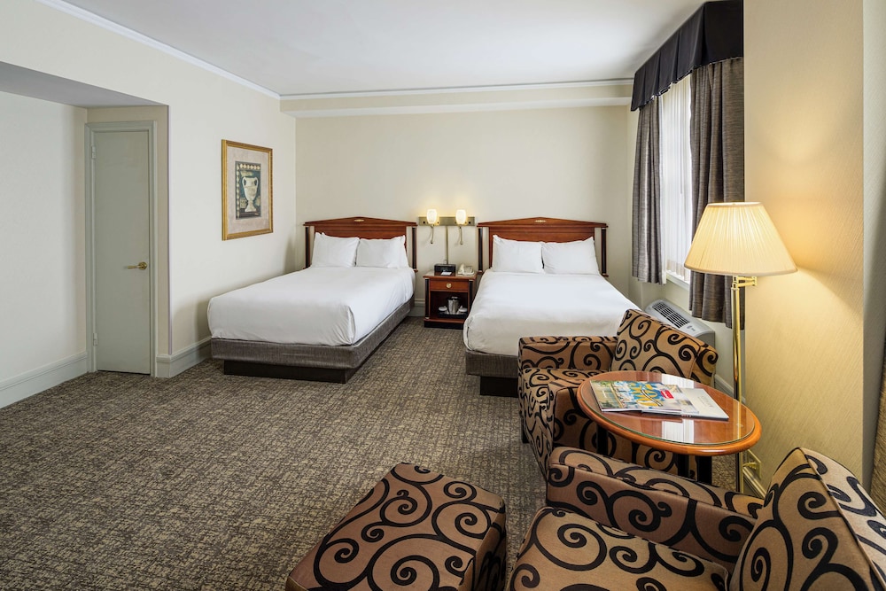 Hilton Cincinnati Netherland Plaza 12/62