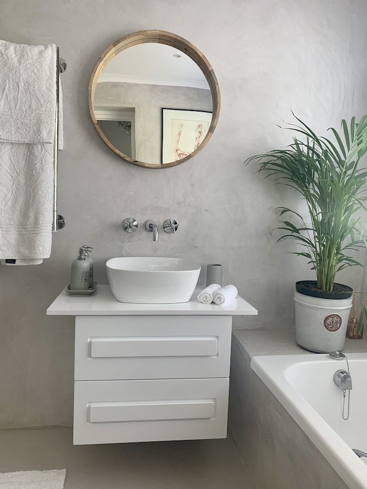 Beluga of Constantia Guest House 41/42