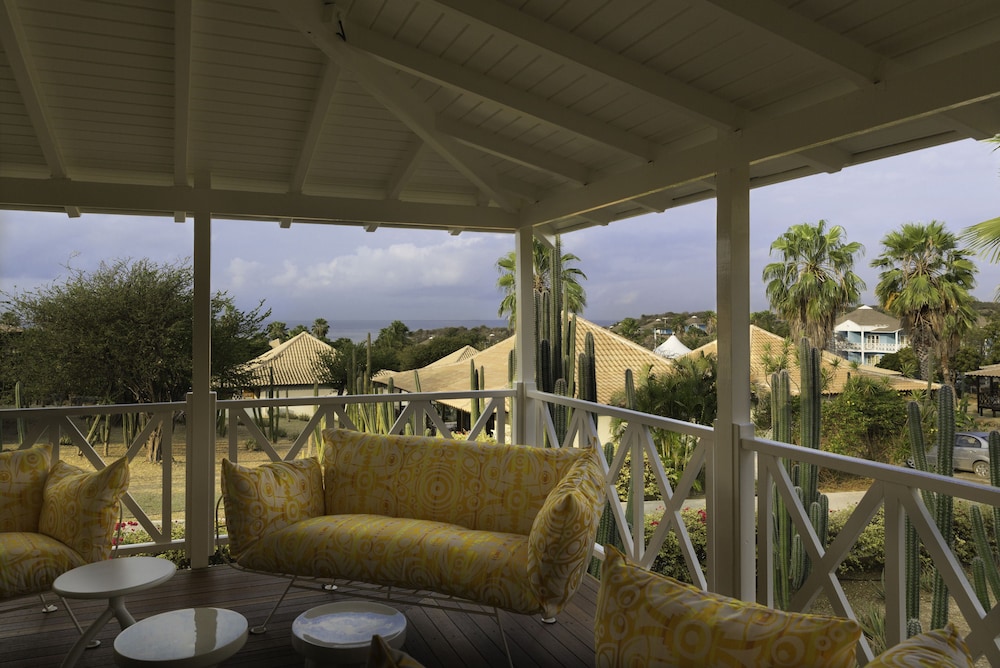 Papagayo Beach Resort 11/72