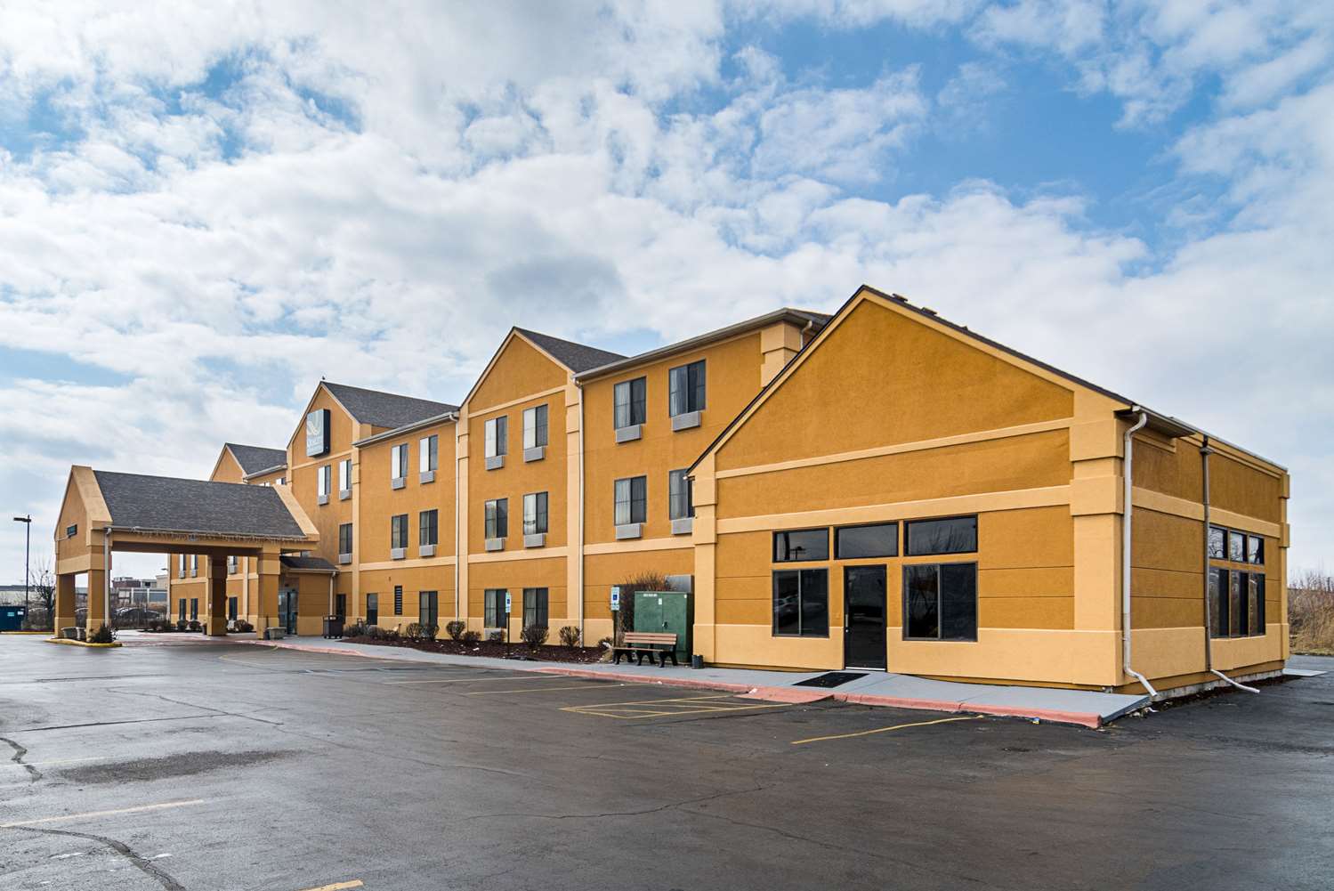 Quality Inn & Suites Harvey - Chicago Southland 1/34