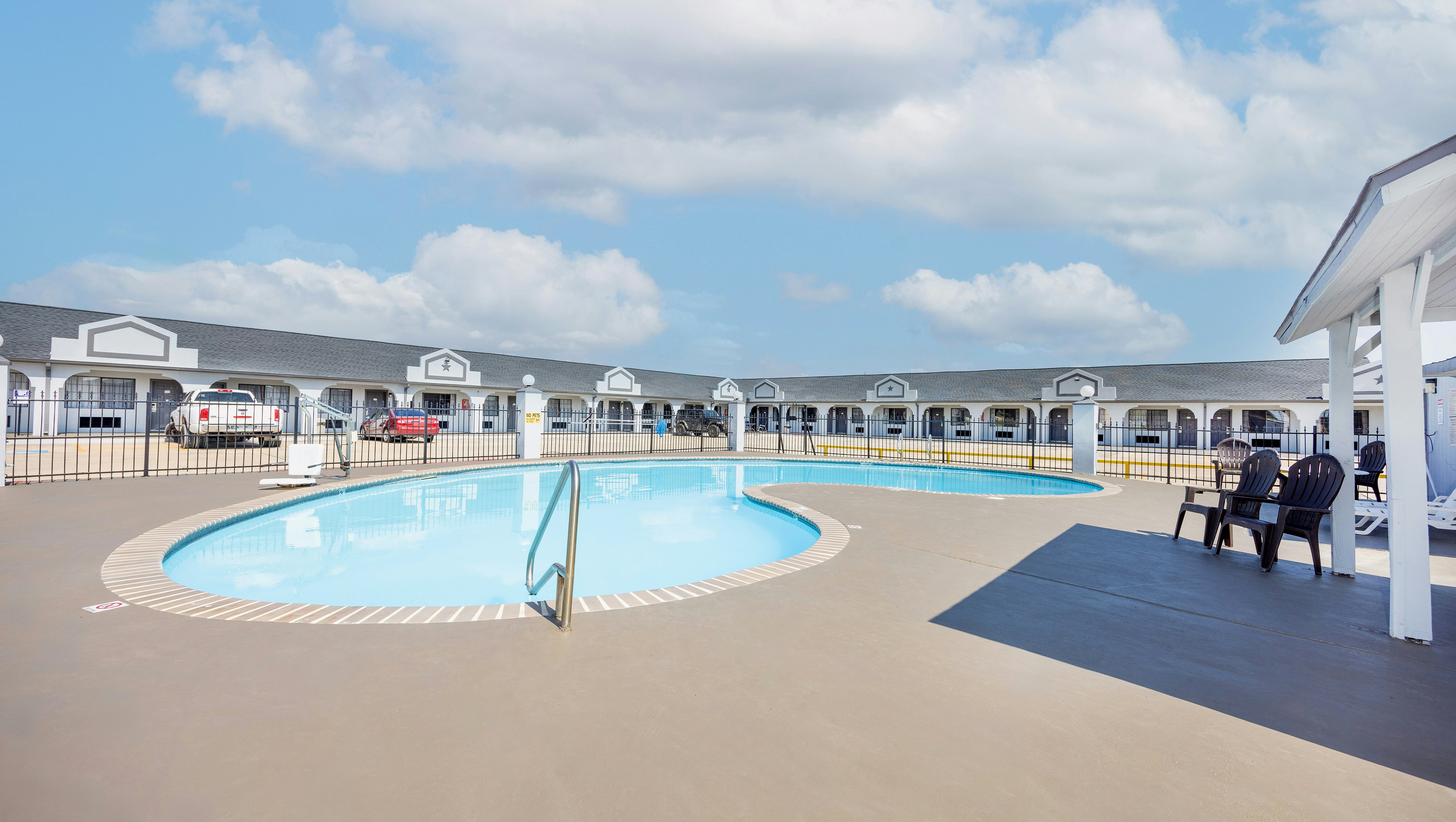Executive Inn of Hondo 38/40
