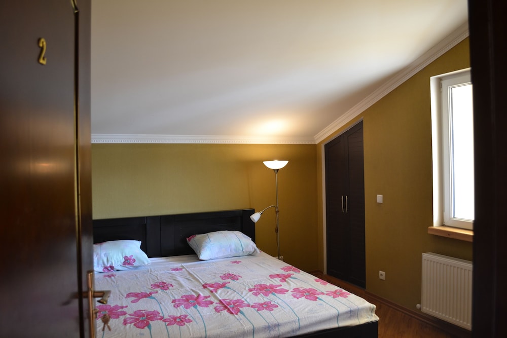 ISAKA HOTEL 17/74