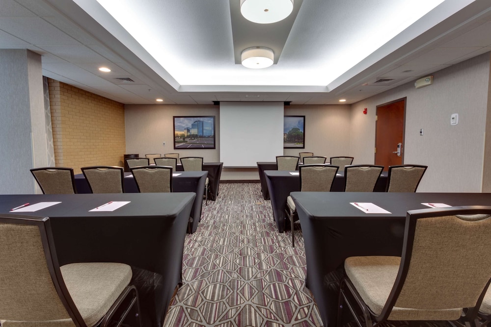 Drury Inn Suites Kansas City Overland Park 40/49