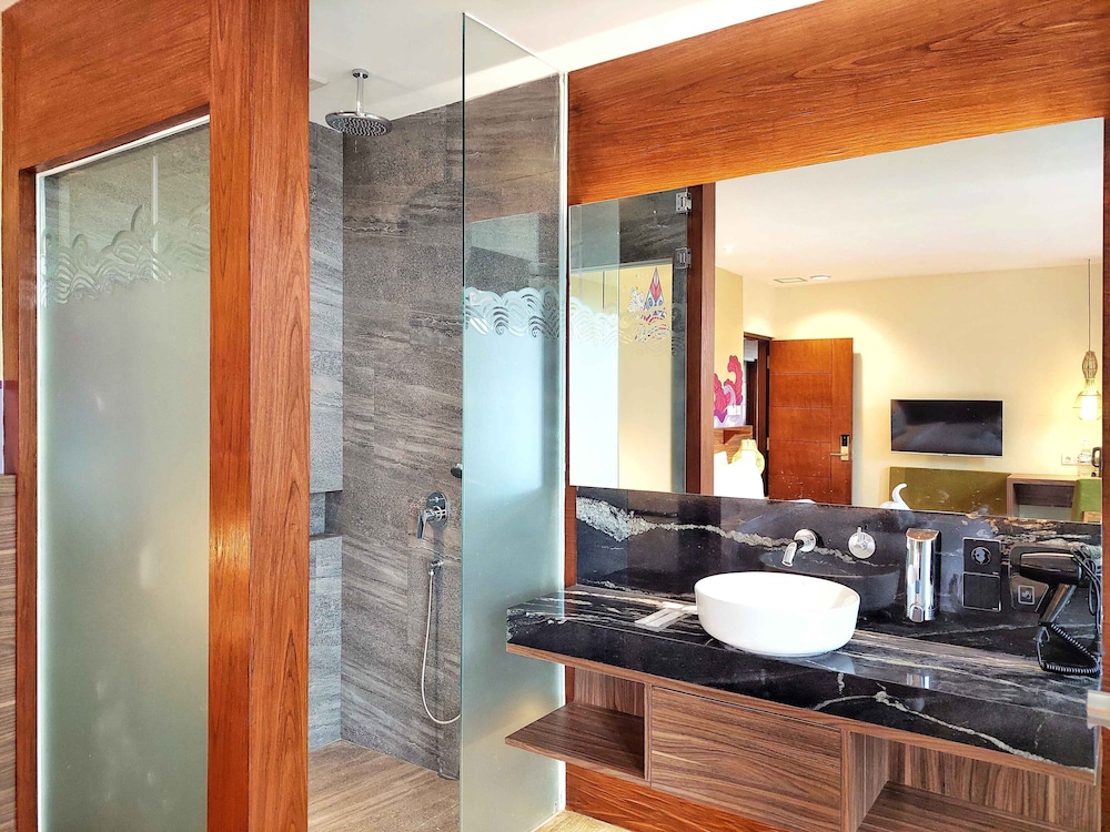 The Batu Hotel & Villas 44/50