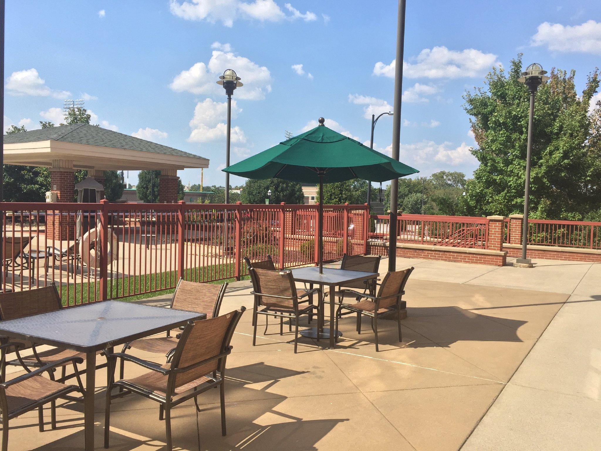 Country Inn & Suites by Radisson, Springfield Downtown 10/14