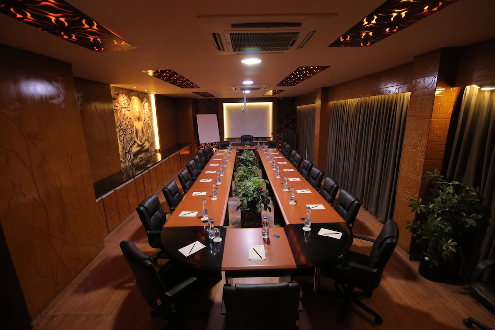 Hotel Hampi International 29/36