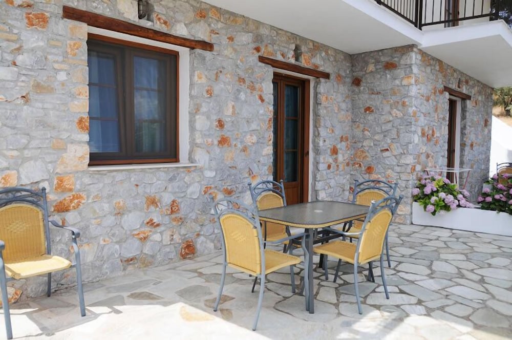 SKIATHOS ISLAND SUITES 39/50