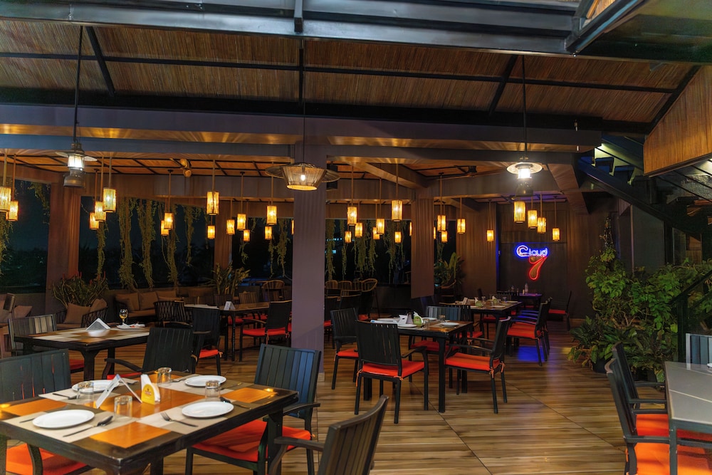 Saninro Residences & Food Court 35/50