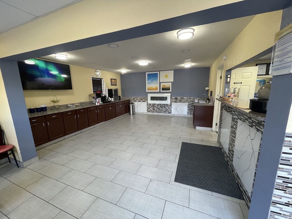 Days Inn by Wyndham Holladay 8/50