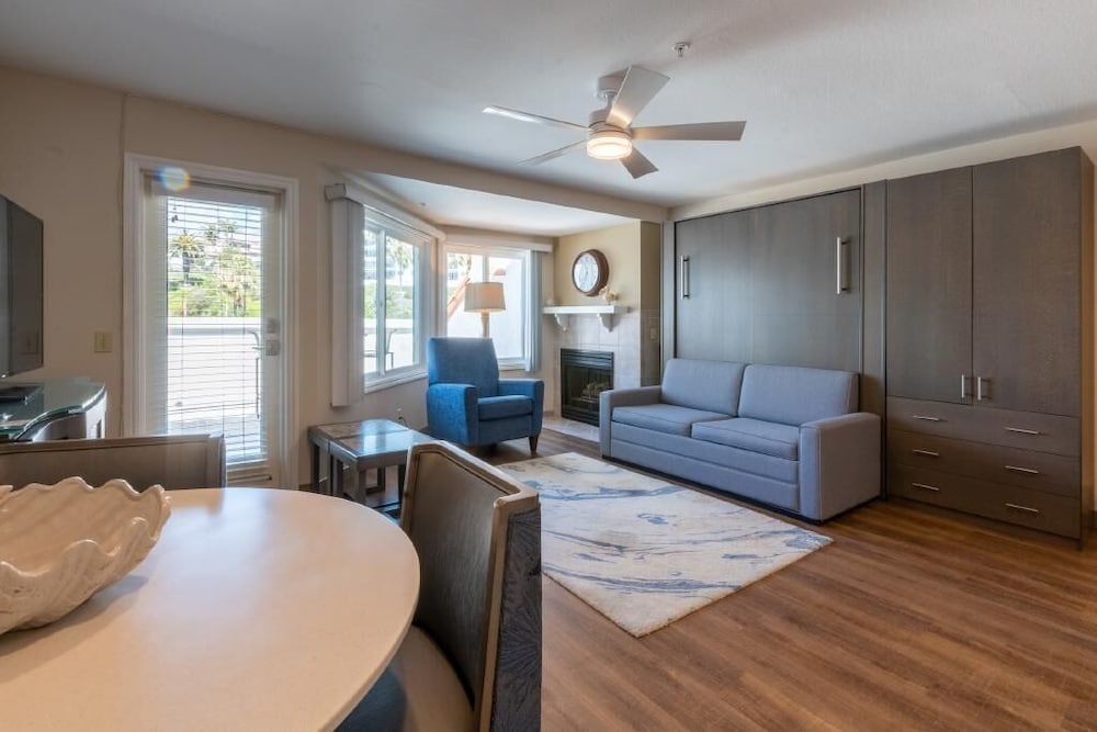 San Clemente Cove 38/55