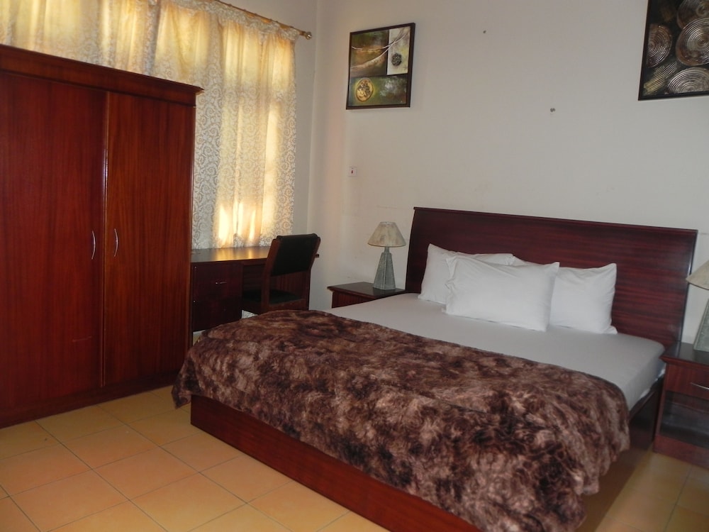 Oriental Hotel North Legon - Adults Only 12/39