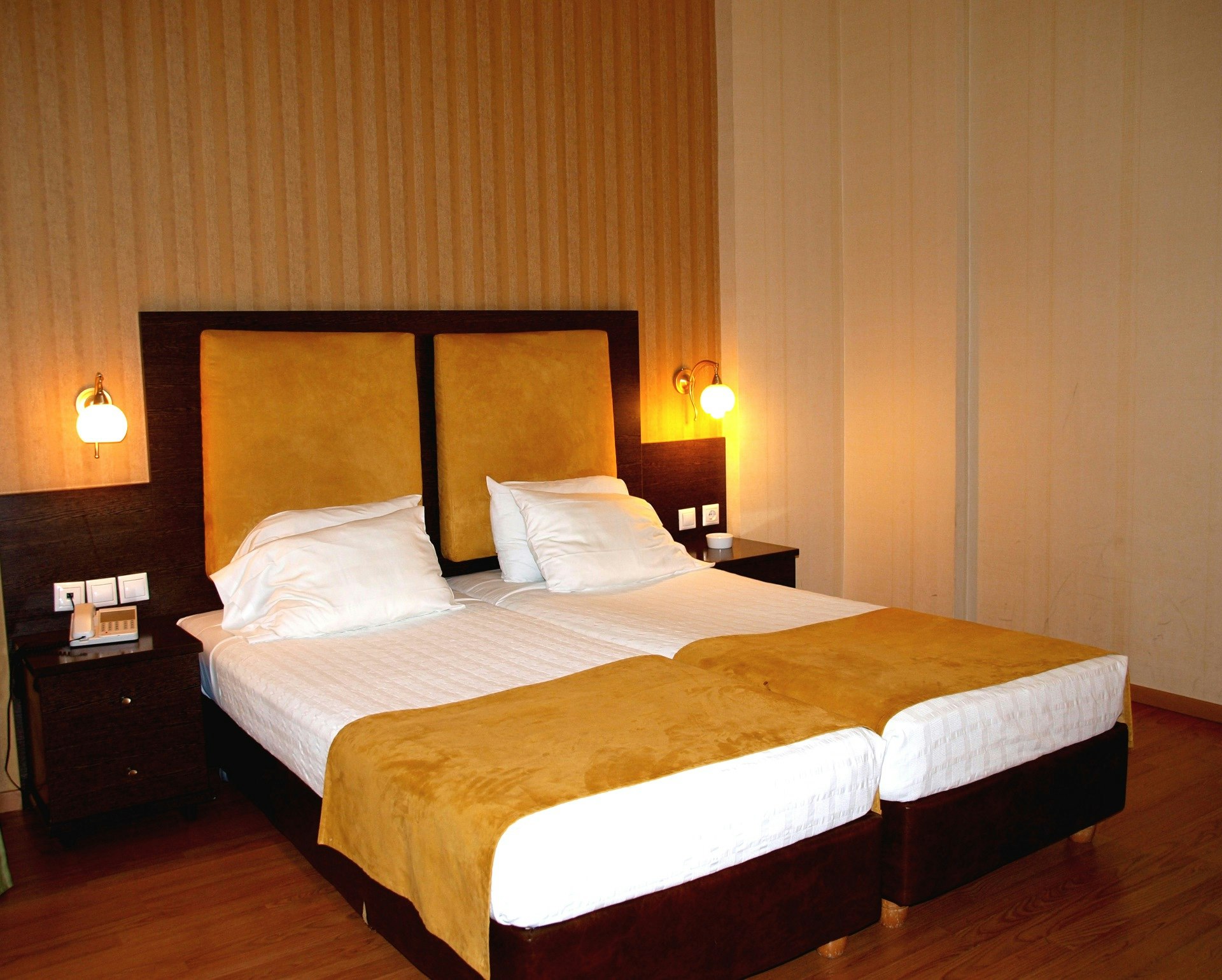 Delphi Art Hotel 12/22