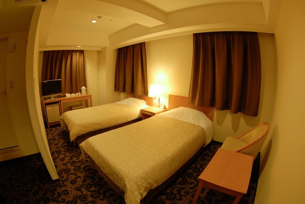 ROOM, TWIN BEDS