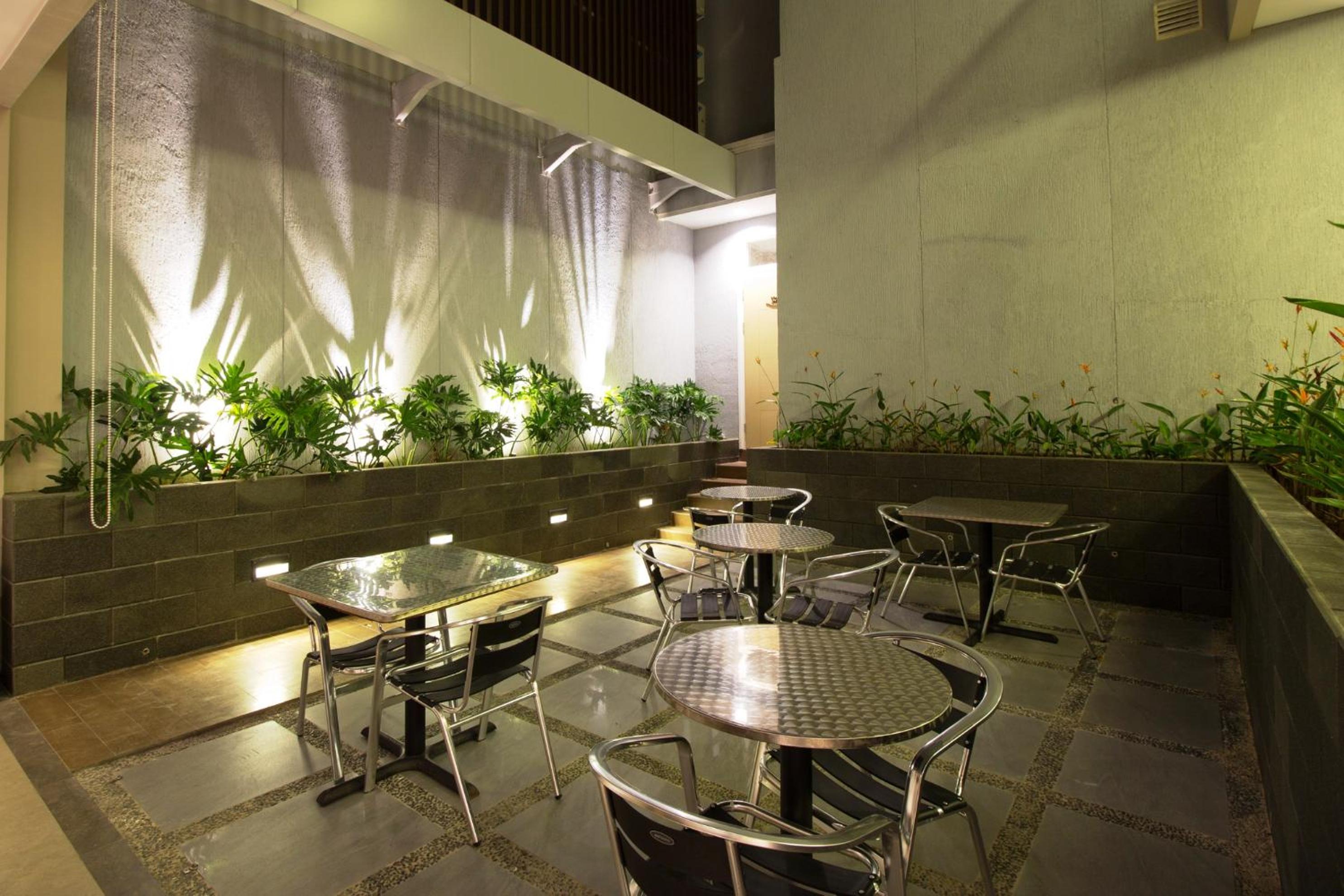 Vinotel Cirebon 40/50