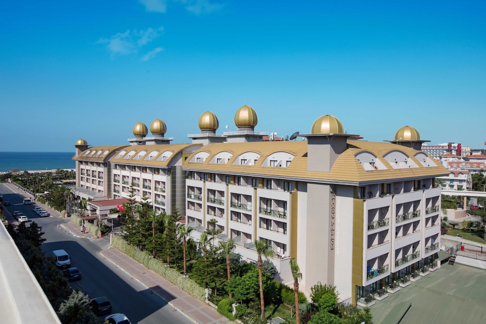 Aydinbey Kings Palace Spa and Resort Hotel in EVRENSEKI