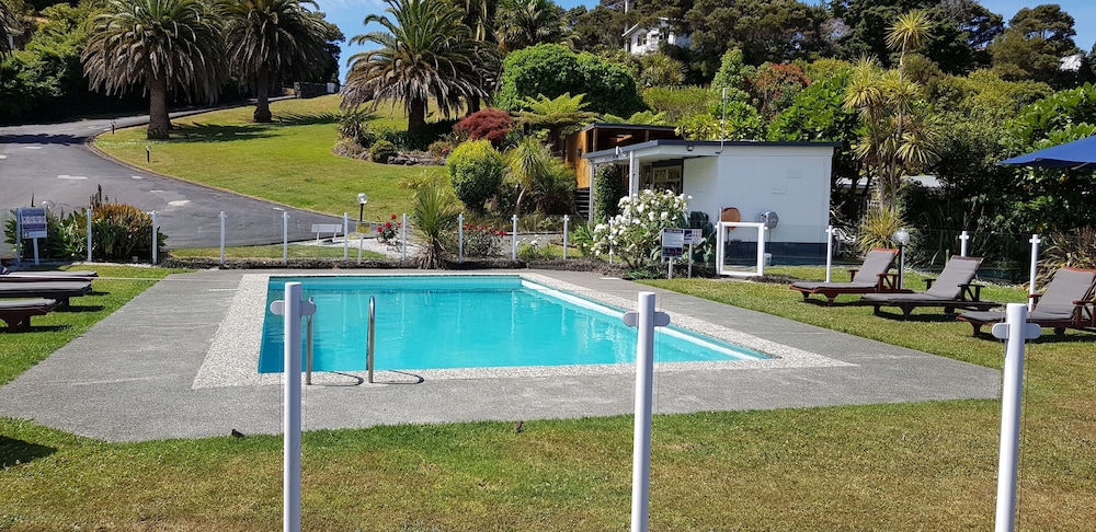Aloha Seaview Resort Motel 61/68
