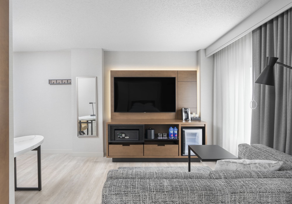 Hyatt Regency Deerfield 30/57