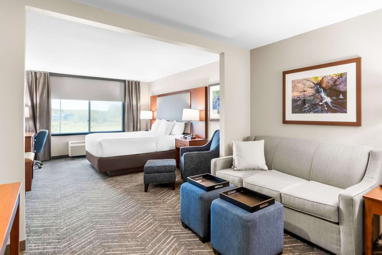 جناح بسرير كينج، Comfort Inn and Suites Mountain Iron And Virginia 2/2