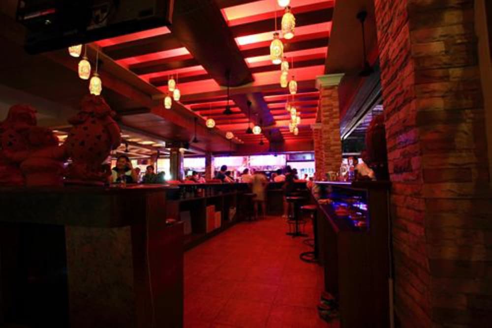 P 72 Hotel Bar 44/50