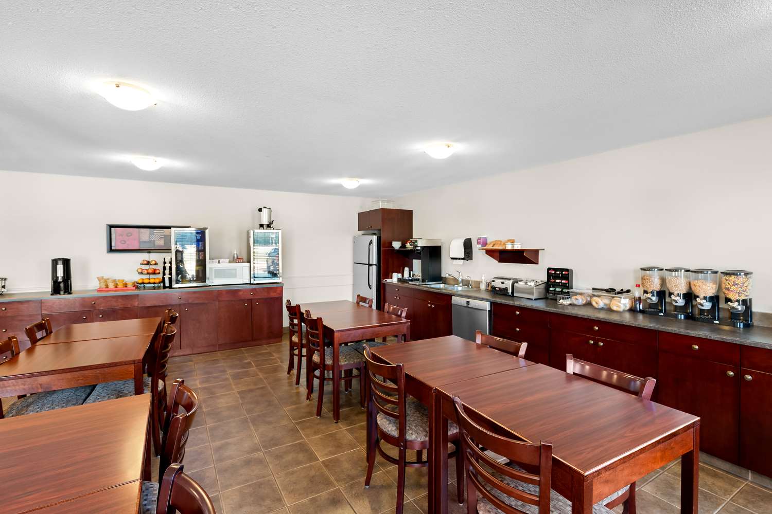 Surestay Plus Hotel By Best Western Hardisty 9/10