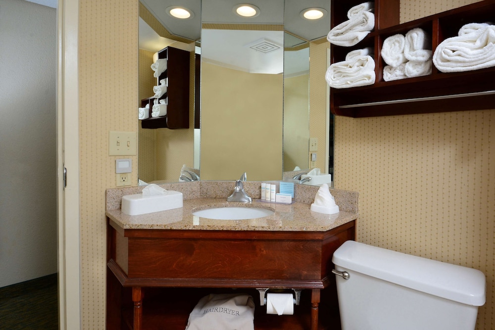 Hampton Inn Raleightown of Wake Forest 31/57