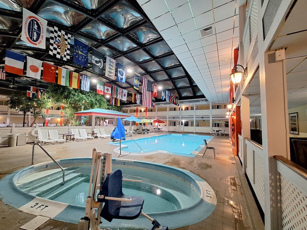 Travelodge by Wyndham Indianapolis Speedway 25/50
