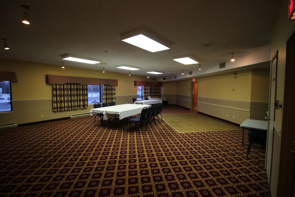 Quality Inn & Suites Hawkesbury 27/50
