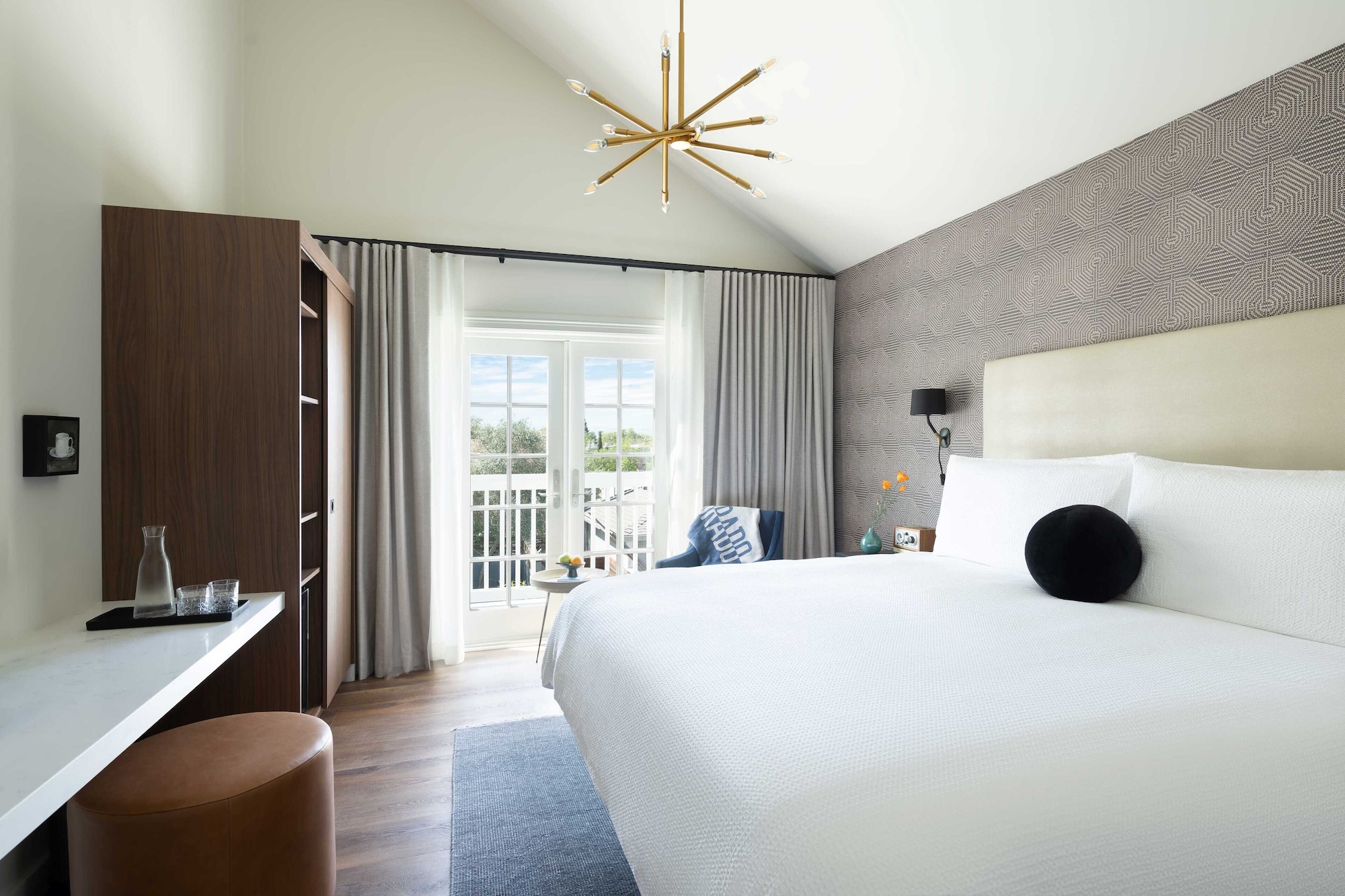 Plaza, Deluxe, King Bed