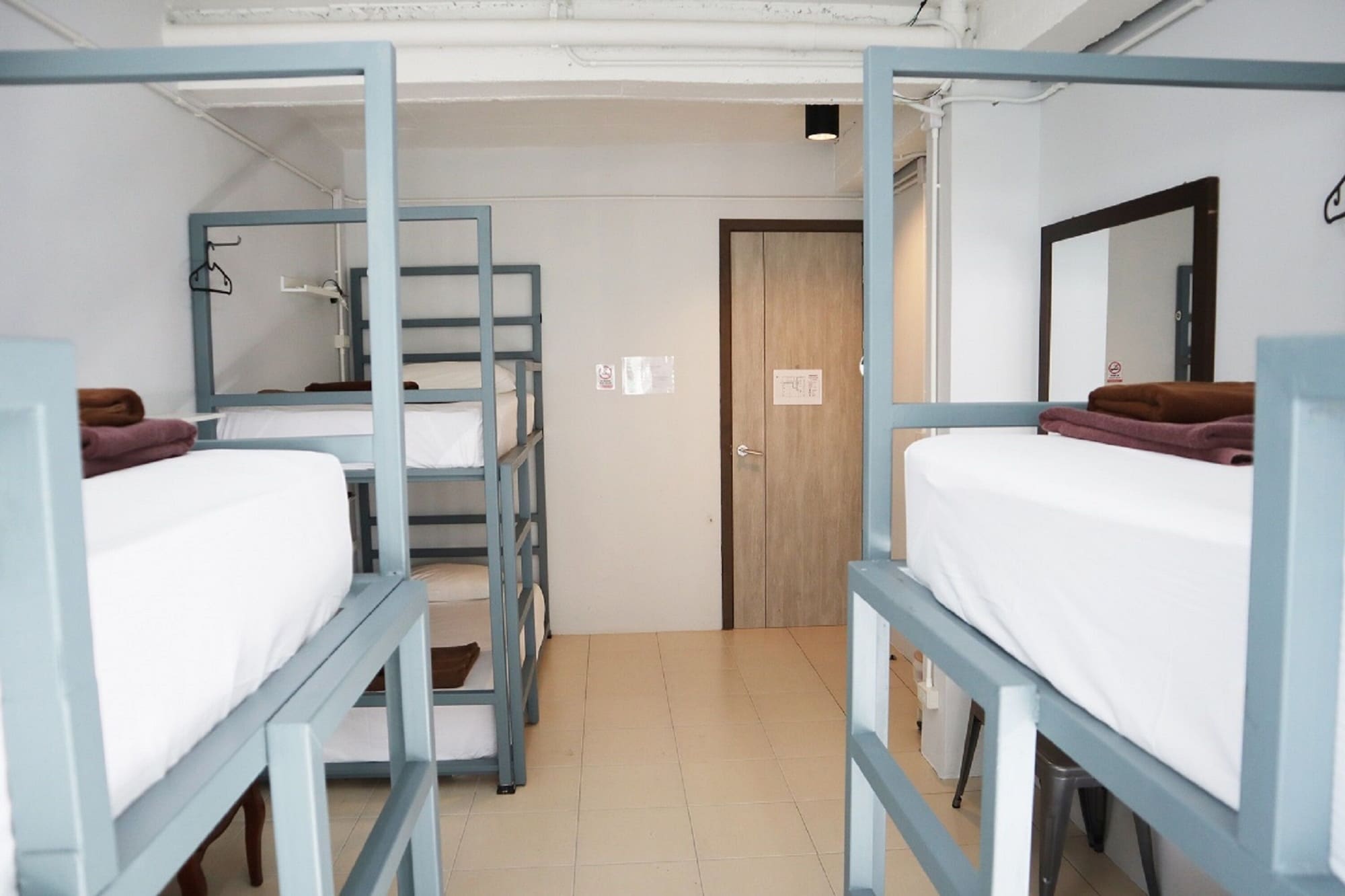 PRIVATE, 6 BEDS, SHARED BATHROOM