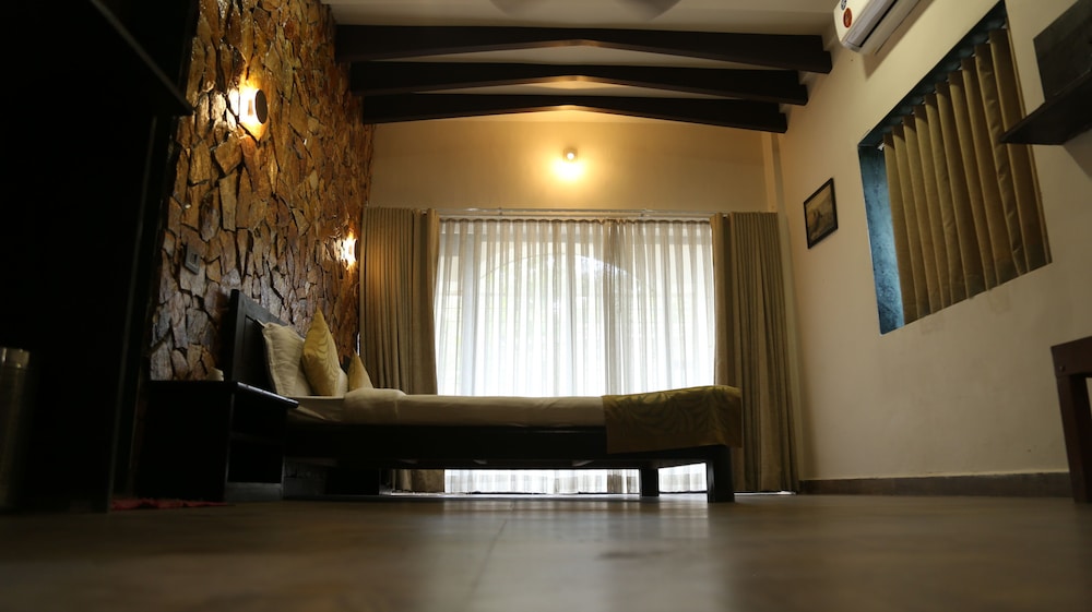 Gir Lion's Paw Resort 5/35