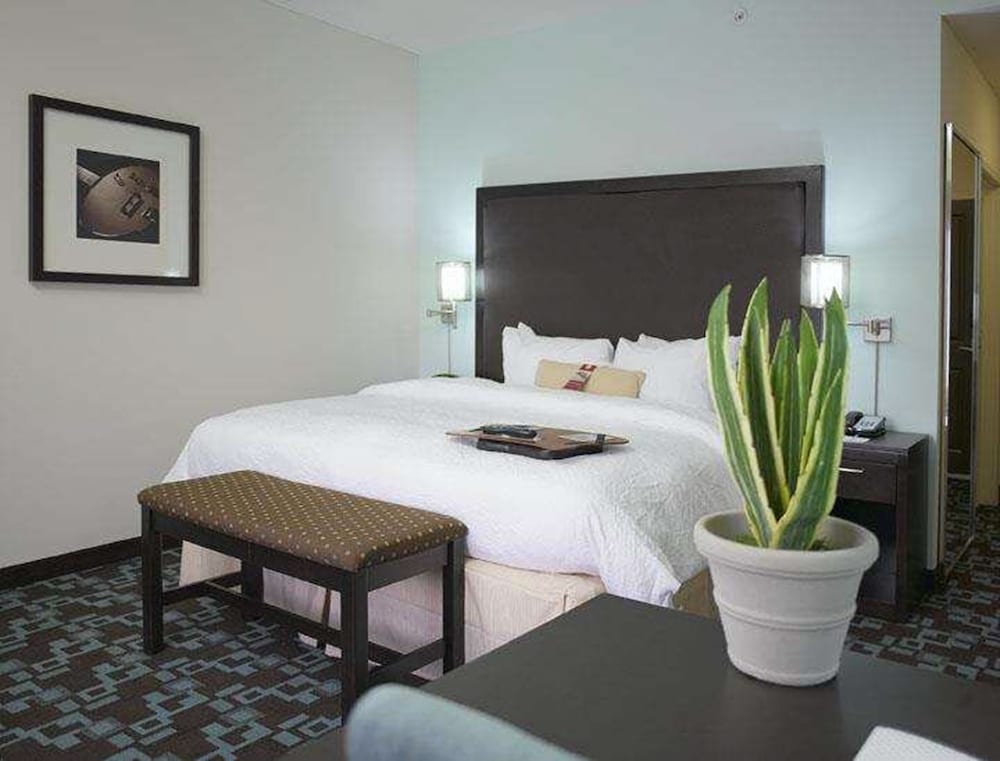 Hampton Inn & Suites Nashville @ Opryland 32/56